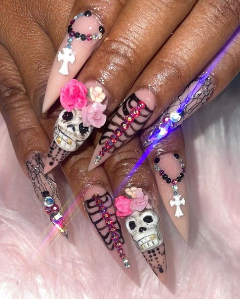 Might I say , the skull nails are the prettiest nails I’ve ever done . Hand made 🫶🏾🩷 . I’m in love with them . Love you @chocolatedelite3… | Instagram Catrina Nails, Prettiest Nails, Firework Nail Art, Firework Nails, New Years Nails, Gold Glitter Christmas, Skull Nails, Christmas Nail Stickers, Nail Stickers Decals