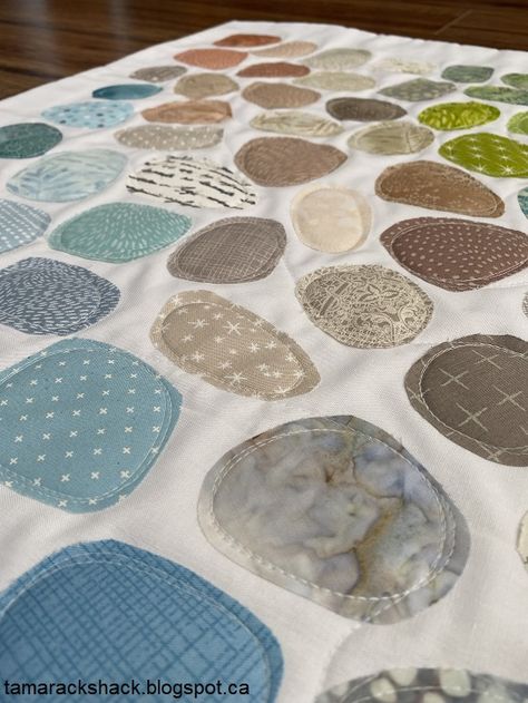 Sea Glass Quilt Tutorial, Seaglass Quilt Tutorial, Sea Glass Quilts, Sea Glass Quilt Pattern Free, Sea Glass Quilt Pattern, Pebble Quilt, Seaglass Quilt, Starfish Quilt, Sea Glass Quilt