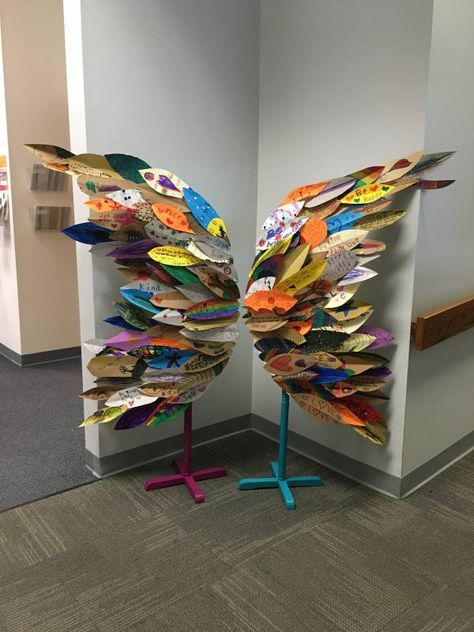 Fly - Collaborative Art Installation - Brookeside Montessori School in Bechtelsville, PA Diy Moving, Collaborative Mural, معرض فني, Group Art Projects, Doors Diy, Collaborative Art Projects, School Murals, Montessori School, Elementary Art Projects