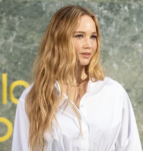 Jeniffer Lawrance, Jennifer Lawrence Hair, No Hard Feelings, Honey Hair, W Magazine, Effortless Hairstyles, Strawberry Blonde, Hair Inspo Color, Honey Blonde