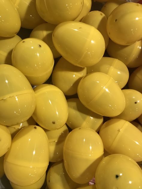 Easter Eggs Aesthetic, Eggs Aesthetic, Egg Aesthetic, White Egg, Aesthetic Yellow, Seasons Of Life, Yellow Aesthetic, Yellow White, Easter Eggs