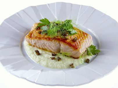 Pan-Roasted Salmon with Fennel Puree Recipe : Giada De Laurentiis : Food Network Salmon With Fennel, Fennel Recipes, Yummy Seafood, Food Network Canada, Giada De Laurentiis, Roasted Salmon, Pureed Food Recipes, Fish Dishes, Salmon Recipes