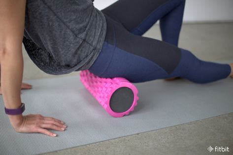 woman foam rolling after a workout Muscle Roller Stick, Lower Back Injury, Devotional Topics, Foam Roller Exercises, Muscle Roller, Foam Rolling, Yoga Iyengar, Hip Pain, Deep Tissue Massage