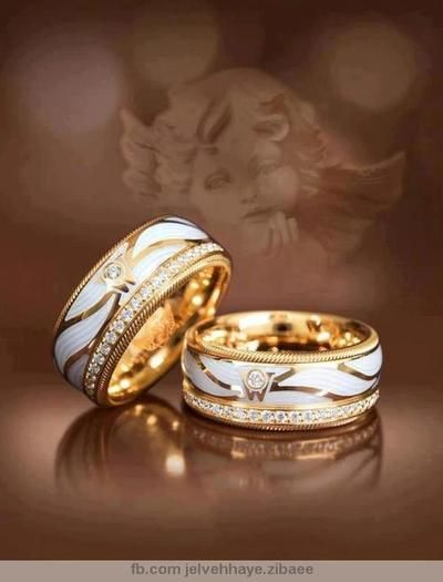 . Unique Wedding Band Sets, Wedding Rings Sets His And Hers, Couple Ring Design, Couple Wedding Rings, Mens Gold Jewelry, Wedding Band Sets, Jewelry Design Necklace, Couple Rings, Gold Jewellery Design