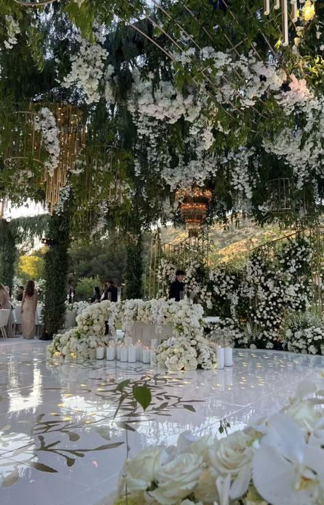 Indoor Garden Wedding Reception, Tiana Wedding, Dream Wedding Decorations, Beautiful Outdoor Wedding, Wedding Planning Decor, Enchanted Wedding, Dream Wedding Venues, Wedding Venue Decorations, Outdoor Wedding Reception