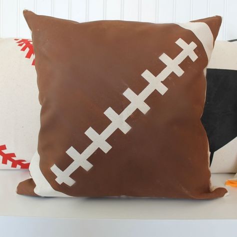 decoart football pillows Best Fabric Paint, Christmas Primary, Sports Themed Bedroom, Painted Pillows, Football Pillows, Pillows Diy, Baseball Crafts, Print Twitter, Good Morning Today