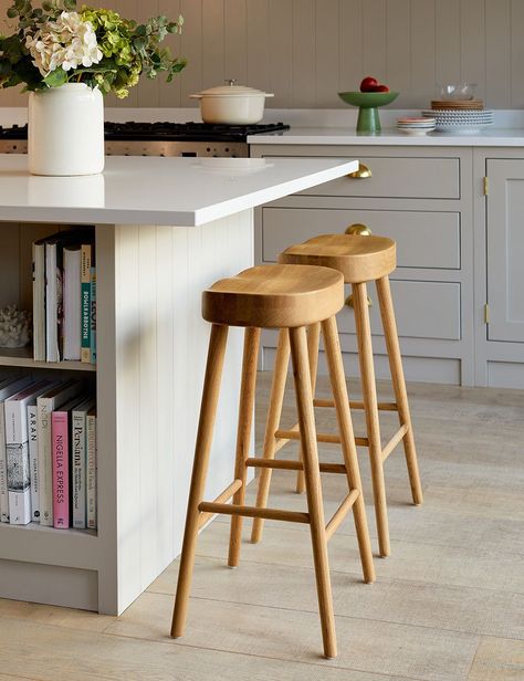 Choosing the Perfect Kitchen Stools for Your Home: Style, Comfort, and Functionality – Decorationg Scandinavian Kitchen Bar Stools, Modern Farmhouse Kitchen Stools, Kitchen Counter With Stools, Wooden Bar Stools Kitchen Island, Kitchen Stools For Island With Back, Kitchen Island With Stools, Kitchen Island Seating, Island Bar Stools, Ergonomic Stool