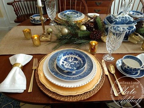 CONFESSIONS OF A PLATE ADDICT: Vintage Blue Willow Christmas Tablescape Blue And White Thanksgiving Table, Blue Willow Tablescapes, Furniture Colour Ideas, Blue Willow Christmas, White Table Scape, Blue And White Thanksgiving, White Thanksgiving Table, Yellow Tablescape, Christmas Table Design