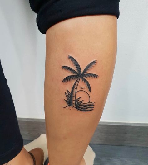 Goa Tattoo, Beachy Tattoos, Geometric Line Tattoo, Minimalistic Tattoo Ideas, Minimalistic Tattoo, Palm Tattoos, Anklet Tattoos, Tree Tattoo Designs, Palm Tree Tattoo