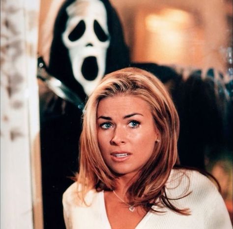 happy halloween baddies 🎃 #halloween #2000saesthetic #spookyseason #halloweencostume #y2kaesthetic 90s Scary Movie Aesthetic, Scream Movie Stills, Drew Decker Scary Movie, Scary Movie Movie Poster, I Love Horror Movies Pfp, Carmen Electra Hair Scary Movie, Old Halloween Movies, Scary Movie Outfits, 2000s Horror Aesthetic