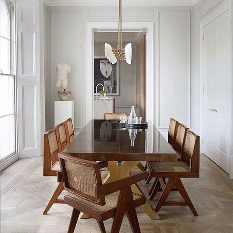 lotta motta on Instagram: “Pierre Jeanneret chair 1950s . . . . #pierrejeanneret #chairdesign #interior #interiordesign #design #classics #bauhaus #mariobellini #eams…” Dining Room Spaces, Interior Design Dining Room, Dining Room Interiors, Elegant Dining Room, Pierre Jeanneret, Deco Boheme, Dining Room Inspiration, Elegant Home Decor, Cheap Decor