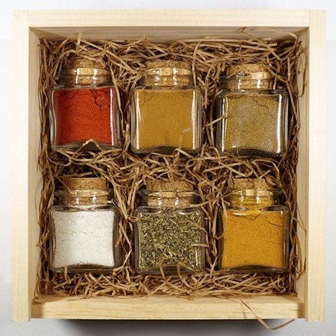 Spices Gift Basket Ideas, Spice Gift Basket, Spice Basket, Spices Packaging, Finishing Salt, Spice Gift, Silver Christmas Decorations, Herbs Spices, Spice Shop