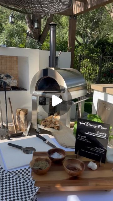 Pizza oven catering on Instagram: "Mobile pizza oven catering straight to your doorstep! This was a fun housewarming event we catered. With our services you don’t have to lift a finger and you can have gourmet Neapolitan style wood burning pizza from an Italian trained chef for your guests to enjoy on demand. Taco carts are out and pizza ovens are in! This service is perfect for wedding catering, corporate events, large parties and events. DM us to book your event now! #orangecountywedding #mobilepizzaovens #woodburningpizzaoven #orangecountycaterer #housewarmingparty #orangecountyrealtor" Pizza Station Party, Pizza Oven Party, Pizza Cart, Mobile Pizza Oven, Taco Cart, Pizza Catering, Wood Burning Pizza Oven, Instagram Mobile, Pizza Ovens