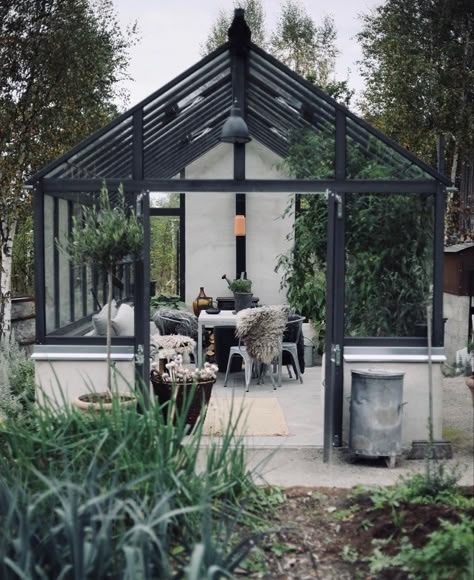 Home Greenhouse, Backyard Greenhouse, Exterior Paint Color, Have Inspiration, Paint Color Ideas, Greenhouse Gardening, Exterior House Colors, Green House, Back Garden