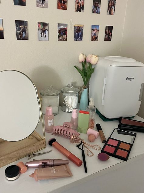 getting readygirlhoodmakeupskincareskincare fridgeaesthetic makeupgirlyteenage girlpink makeuproom decorinspirationclaw clipblushglow recipeaesthetic skincare Skincare Fridge Aesthetic, Glow Recipe Aesthetic, Pink Makeup Room, Fridge Aesthetic, Room Decor Inspiration, Skincare Fridge, Diy Makeup Remover, Makeup Removers, Recipe Aesthetic