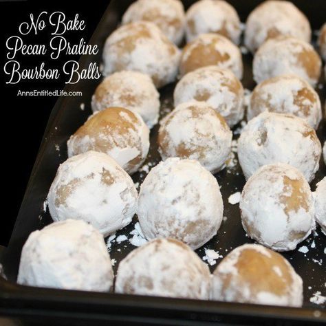 Cookies For A Party, Bourbon Balls Recipe, Bourbon Balls, Bourbon Recipes, Pecan Praline, Alcoholic Desserts, Boozy Desserts, Pecan Pralines, Baking Recipes Cookies