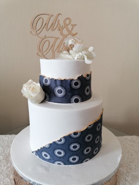 Sotho Traditional Wedding Decor, African Wedding Cake Designs, Lobola Cake Ideas Zimbabwe, Roora Cakes, Lobola Cakes, Lobola Cake Ideas, Tswana Traditional Wedding Cakes, Traditional Cakes Wedding African, Zulu Traditional Wedding Cakes