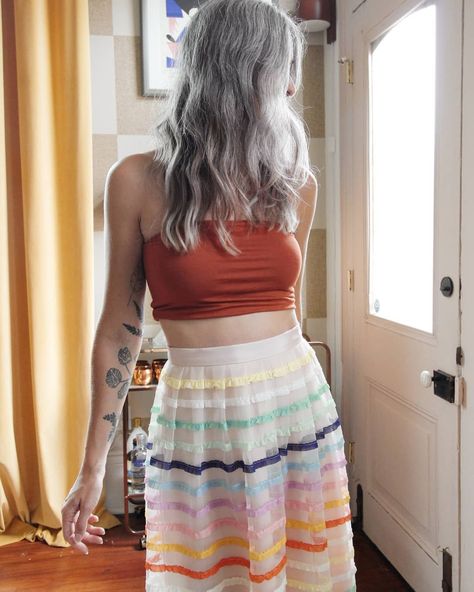 Liz Kamarul on Instagram: “Treated myself to a fun outfit today 🌈 . . #nolastyle #livecolorfully #grombre #youngandgrey #goinggreygracefully #greyhair #grayhair” Liz Kamarul, Grey Hair Color, Live Colorfully, Todays Outfit, Grey Hair, Cheer Skirts, Skater Skirt, Cool Outfits, Hair Color