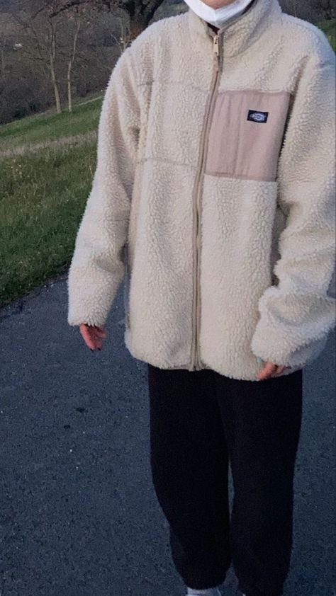 Fleece Aesthetic, Fleece Jacket Outfit, Looks Street Style, Fashion Wishlist, Winter Fits, Casual Style Outfits, Lookbook Outfits, Retro Outfits, Outfits Aesthetic