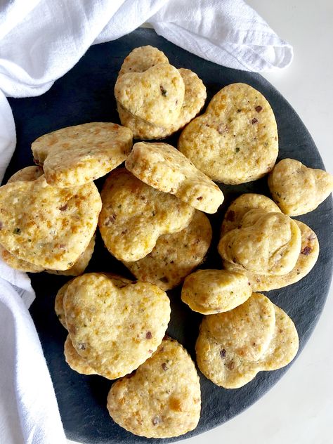 Savory Cheddar, Bacon, & Chive Shortbread | cook on a whim Cheddar Shortbread, Savory Shortbread, Homemade Crackers, Snack Dip, Savoury Baking, Bacon Cheddar, Sharp Cheddar, Sharp Cheddar Cheese, Fresh Chives