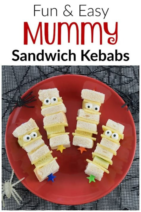 Quick and easy Mummy sandwich kebabs recipe with video tutorial - fun Halloween party food for kids and great for spooky lunch boxes too   #EatsAmazing #Halloween #HalloweenFood #HalloweenParty #partyfood #kidsfood #funfood #foodart #sandwiches Mummy Sandwich, Halloween Sandwich, Healthy Halloween Party Food, Kids Halloween Party Food, Halloween Sandwiches, Fun Halloween Party Food, Kid Sandwiches, Healthy Halloween Food, Halloween Pizza