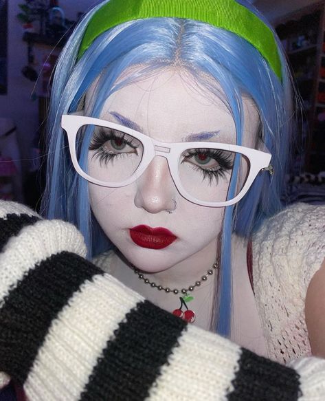 Cat Cosplay Makeup, Ghoulia Cosplay, Girl Cosplay Ideas, Single Costume Ideas, Black Hair Halloween Costumes, Monster High Halloween Costumes, Horror Costumes, Monster High Ghoulia, Monster High Halloween