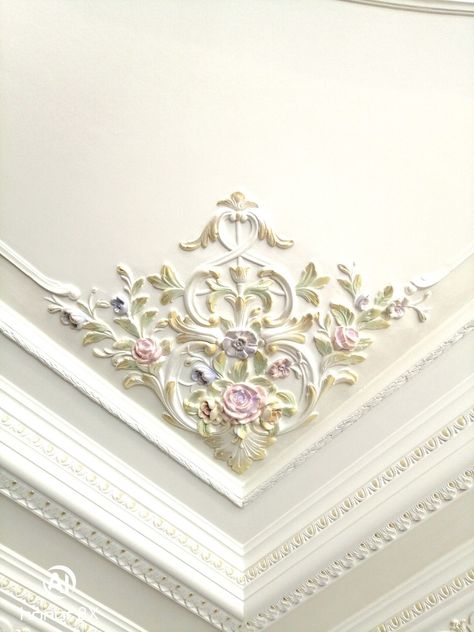 Ornate Ceiling, Cornice Design, Ceiling Art, Creative Wall Decor, Wall Painting Decor, Ceiling Design Bedroom, Dream House Interior, Cute Room Decor, Ceiling Medallions