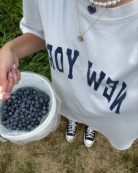 Blue Summer Asthetics, Summer In New England Aesthetic, Coastal Grandmother Aesthetic Food, Blueberry Girl Aesthetic, Vintage Oversized Tshirt, Picking Blueberries Aesthetic, Photo Dump Aesthetic, Dump Aesthetic, Granddaughter Aesthetic