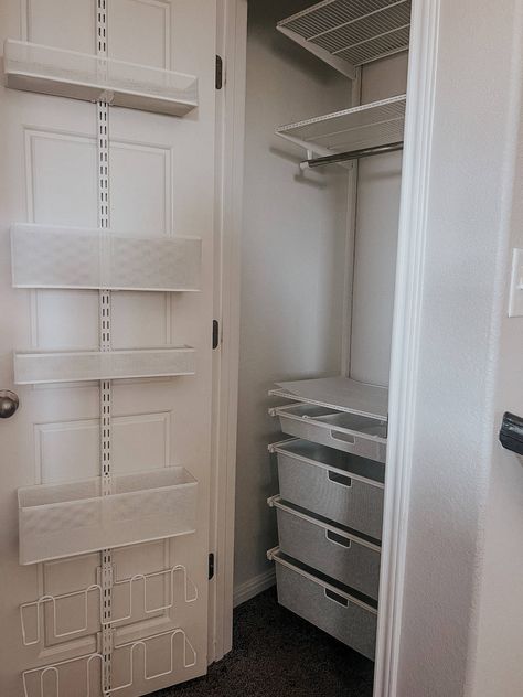 A before and after of a play room organization project using ELFA closet system! Elfa Mudroom, Elfa Closet Ideas, Elfa Closet Jewelry, Elfa Over The Door Rack Nursery, Nursery Closet Elfa, Container Store Elfa Closet, Coat Closet Ideas, Elfa Closet System, Hall Closet Organization