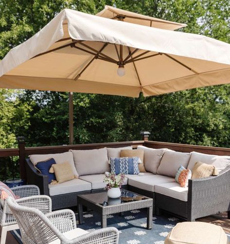 Patio Landscaping Ideas, Patio Shade Ideas, Outdoor Living Luxury, Porch Shades, Outdoor Patio Shades, Luxury Outdoor Living, Deck Shade, Deck Umbrella, Bbq Summer