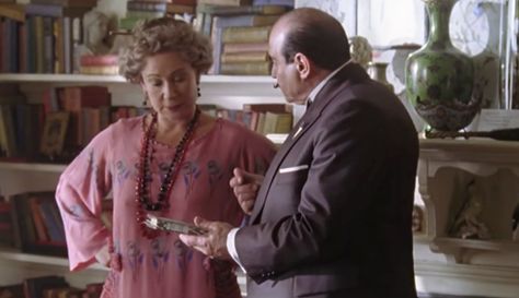 Ariadne Oliver and Hercule Poirot in, Cards on the Table.  Agatha Christie. Poirot Fashion, Ariadne Oliver, Vintage Bed And Breakfast, Miss Lemon, Agatha Christie's Poirot, David Suchet, Cards On The Table, Agatha Christie Books, Life Adventure