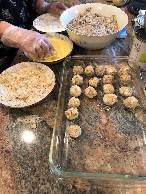 Snacks Dairy Free, Sauerkraut Balls, Homemade Sauerkraut, Hot Cheese, Sauerkraut Recipes, Sausage Balls, Bleu Cheese, Holiday Snacks, Amish Recipes