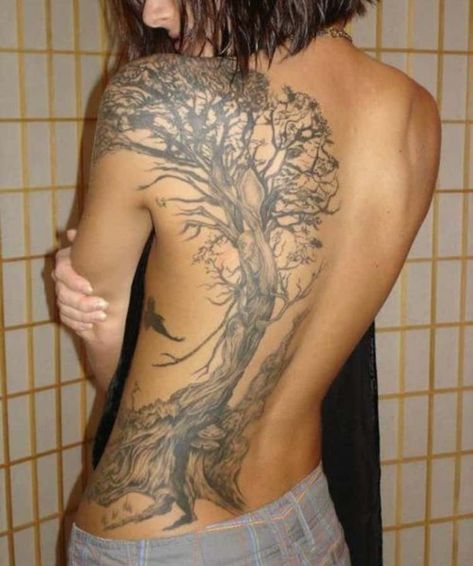 Tree Tattoo Back, Tattoo Tree, Tree Watercolor, Tree Tattoo Designs, Geniale Tattoos, Tattoos Skull, Tree Of Life Tattoo, Back Tattoo Women, Tattoo Life