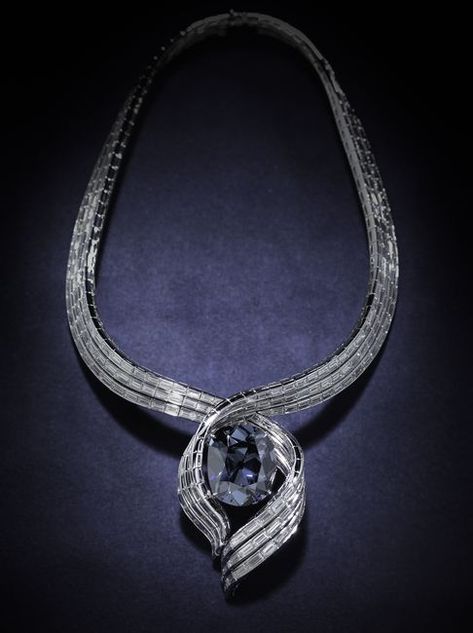 Hope Diamond, Fancy Necklace, Royal Jewels, Piece Of Art, Expensive Jewelry, The Hope, Fabulous Jewelry, Gorgeous Jewelry, Stunning Jewellery