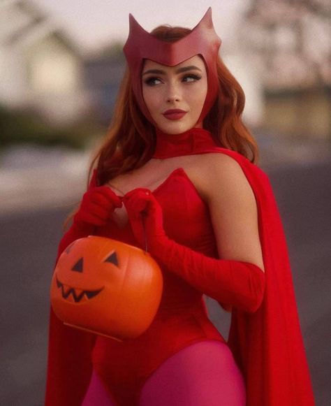 Devil Costume Aesthetic, Halloween Filter, Halloween Devil Costume, Costume Aesthetic, Scarlet Witch Cosplay, Make Carnaval, Halloween Episodes, Devil Halloween, Clever Halloween Costumes