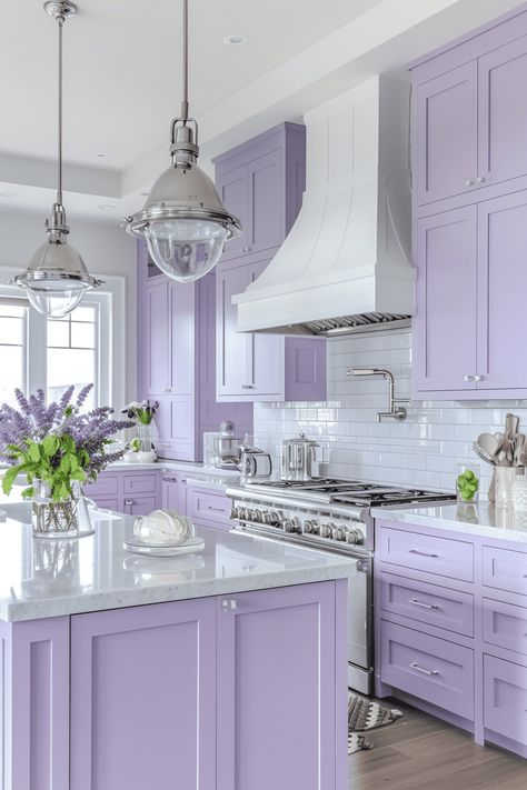 liliac purple kitchen Modern Kitchen Paint Ideas, Lilac Kitchen Ideas, Pastel Purple Kitchen, Lavender Kitchen Cabinets, Elegant Kitchen Design Modern, Pastel Kitchen Ideas, Aesthetic Kitchen Design, Aesthetic Kitchen Ideas, Lilac Kitchen