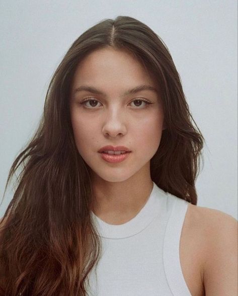 Mexican Girl, Without Makeup, American Beauty, Olivia Rodrigo, Famous Celebrities, Hair Inspo, Beauty Women, Avatar, Actresses