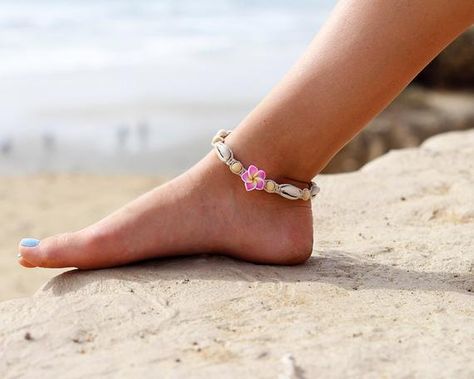 Cowrie Shell Anklet Beach Anklet Wood Beads Macrame Anklet | Etsy Cowrie Shell Anklet, Clay Shell, Hemp Anklet, Beads Anklet, Surf Necklace, Bohemian Flower, Foot Chain, Shark Necklace, Leg Chain