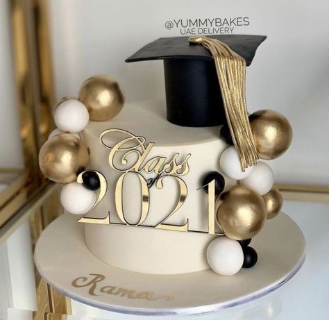 Graduation Sheet Cake Ideas, Graduation Cakes For High School, Recipes Cake Pops, Simple Graduation Cakes, Sheet Cake Ideas, Graduation Cake Designs, Cake Smash Cake, Tårta Design, Graduation Party Desserts