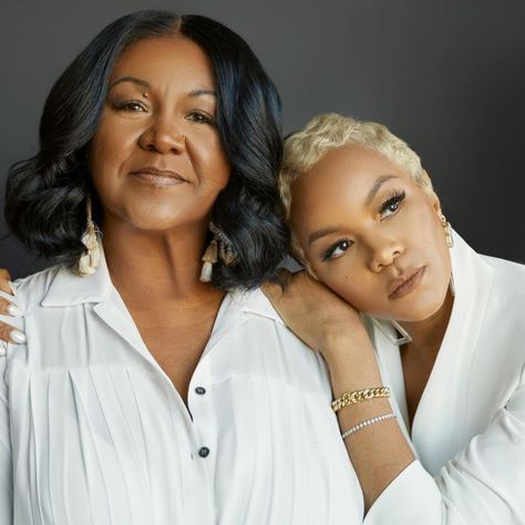 Mom Daughter And Grandma Photo, Black Generational Family Pictures, Generational Photo Ideas, Mother Daughter Shoot Ideas, Black Mom And Daughter Photoshoot, Mother Daughter Photoshoot Black Women, Mother Daughter Pictures Older, Mom And Daughter Photo Ideas Older, Mother Daughter Photoshoot Older