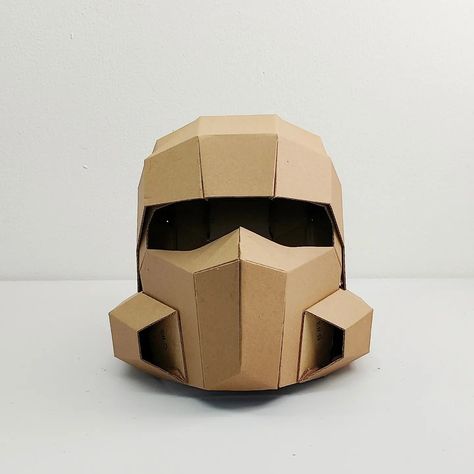 Scifi themed cardboard helmet! Let me know what you think... Cardboard Cosplay, Cardboard Helmet, Spiderman Craft, Mass Effect Cosplay, Cardboard Mask, Fantasy Items, Cosplay Wings, Basic Art, Paper Mask