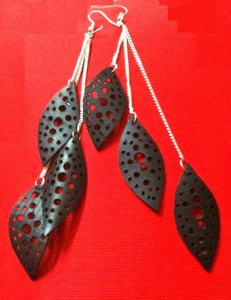 inner tube earrings Bike Tube Crafts, Bicycle Jewelry, Bike Jewelry, Diy Leather Earrings, Leather Jewellery, Biker Jewelry, Recycled Jewelry, Upcycled Jewelry, Star Jewelry