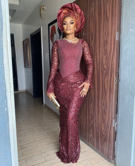 Wine Asoebi, Nigerian Asoebi, Nigerian Traditional Dresses, Asoebi Lace Styles, Women Attire, Lace Styles For Wedding, Asoebi Style, African Couture, Aso Ebi Lace Styles