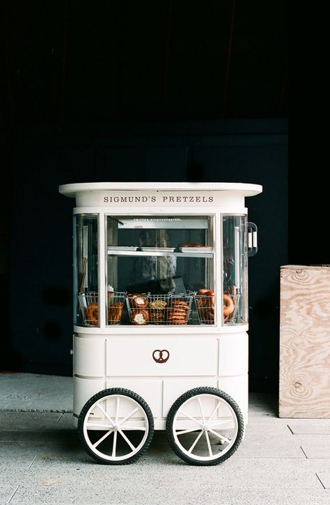 The pretzel makers over at Sigmund's sell their bread goods from this quaint little cart. Gerobak Dorong, Old Fashioned Ice Cream, Ice Cream Cart, Coffee Carts, Food Cart, Cafe Shop, Food Trucks, Cafe Design, Cafe Restaurant