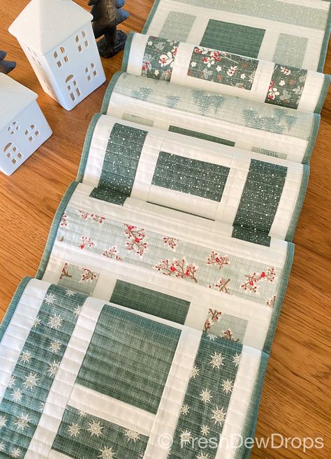 Modern Table Runners Quilted, Table Runner Quilt Patterns, Bed Runners Ideas, Quilt Pattern Design, Table Runner Patterns, Quilted Table Runners Christmas, Quick Projects, Table Topper Patterns, Quilt Christmas