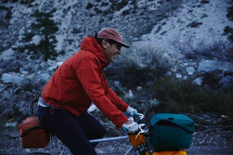 Going Without Knowing: Geoff McFetridge × Norse Projects - BIKEPACKING.com Cycling Clothing And Equipment, Cycling Shorts Outfit, Sick Fits, Geoff Mcfetridge, Bikepacking Gear, Wanderlust Fashion, 16mm Film, Trail Life, Bikepacking Bags