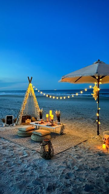 First Coast Picnics on Instagram: "Day-to-night 🌤🌘✨ Let us plan your sunset beach picnic! #firstcoastpicnics #luxurypicnic #reels #eventplanner #tablescape #picnic #beachpicnic #sunsetpicnic #datenight" Sunset Beach Picnic, Night Picnic, Beach Proposal, Beach Lighting, Beach Dinner, Beach Birthday Party, Picnic Decorations, Beach Date, Travel Theme Wedding