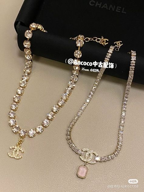 Jewlrey Aesthic Luxury, Gold Luxury Jewelry, Expensive Gifts Aesthetic, Gold Chanel Necklace, Cute Link, Bracelets Cute, Xoxo Jewelry, قلادات متدلية, Expensive Jewelry Luxury