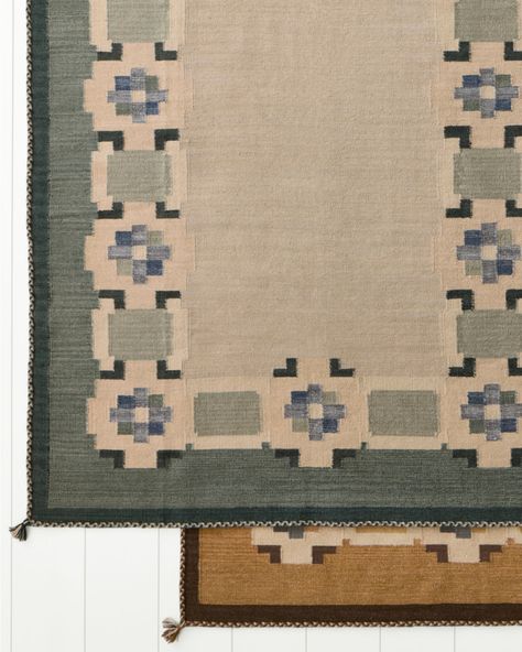 Woven on a loom by master artisans, this flat-weave wool rug adds plenty of dimension to any space with its geometric border, heathered center, and braided trim. A handmade tassel at each corner provides the perfect finishing touch.  Exclusive. Braided trim border. Handmade 2" tassels. Whipstitched edges. Houndstooth Rug, Braided Wool Rug, Textured Rug, Flat Weave Wool Rug, Geometric Border, Art Deco Rug, Hooked Wool, Rag Rugs, Quilted Duvet Cover