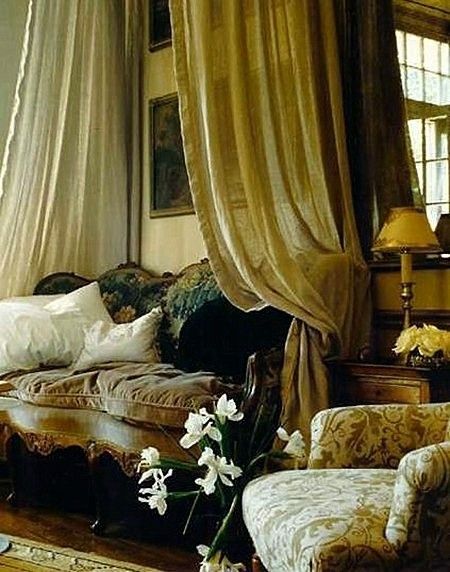 Elegantly cozy Earthy Bedroom, Romantic Decor, Chic Living, French Interior, French Decor, A Living Room, Eclectic Style, Decoration Design, My Dream Home